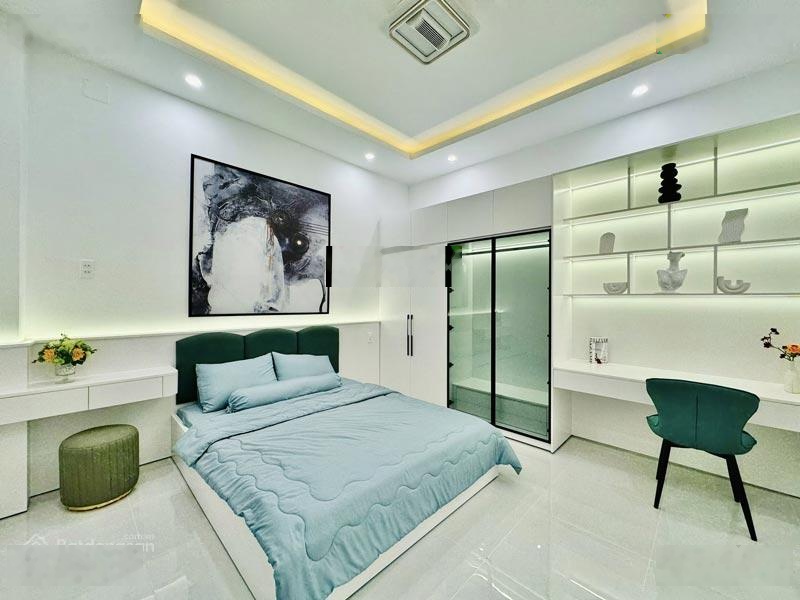 Bán nhà lô góc 3 mặt hẻm ô tô, gần metro số 2, lý thường kiệt, 4.2mx10m, chỉ 5.2 tỷ, tiện xây mới