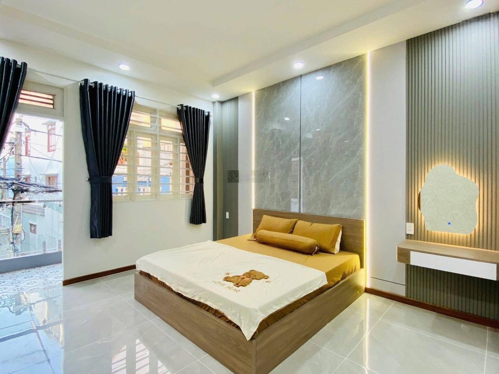 Em Hào 0902811694 - 4 tỷ nhà Lý Thường Kiệt 4.1x12m, 3 tầng, 4PN, 5WC sân thượng