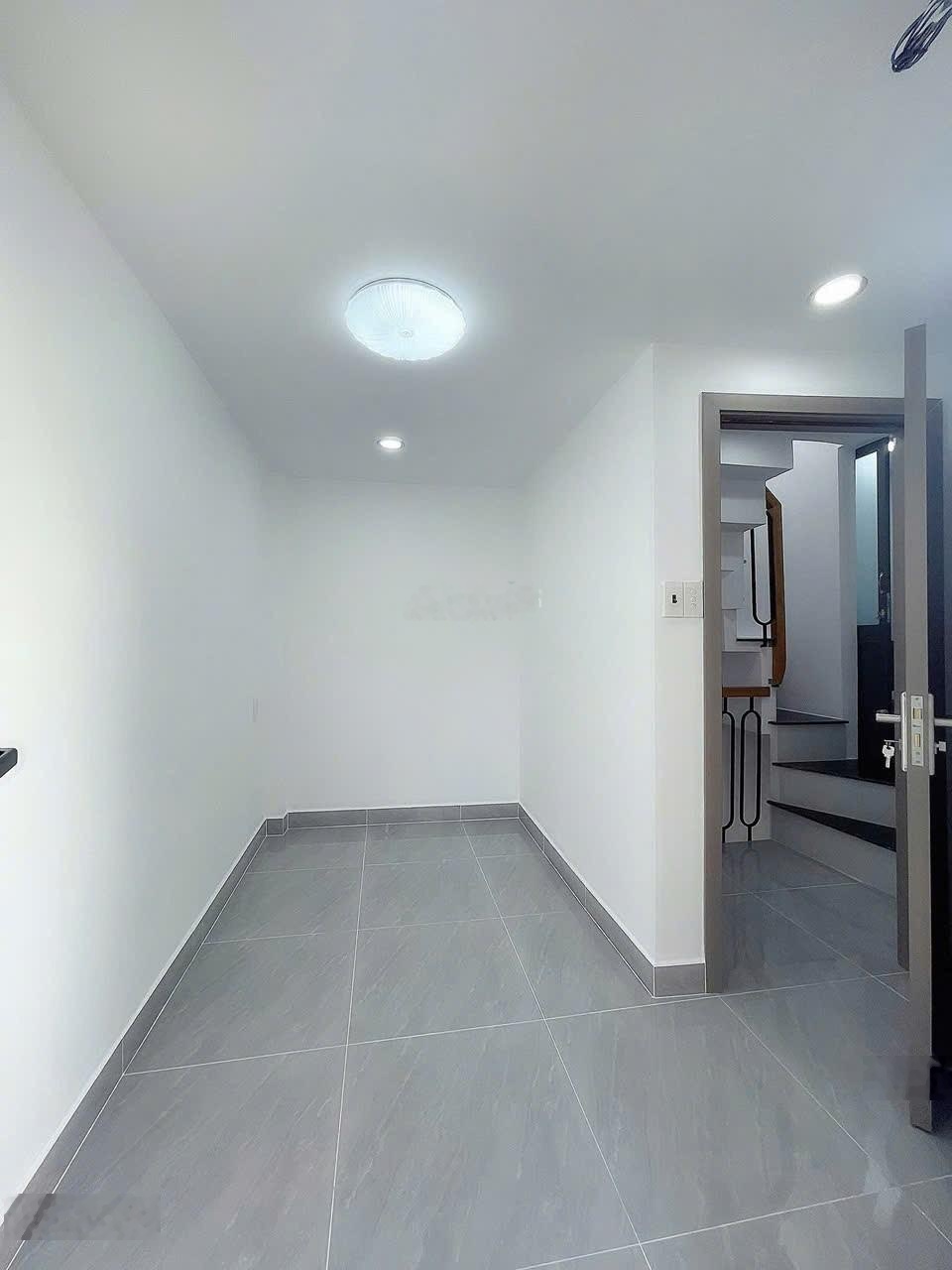 Xuất cảnh bán gấp - Bán nhà Âu Cơ 12m² 2 tầng - 2.3 tỷ