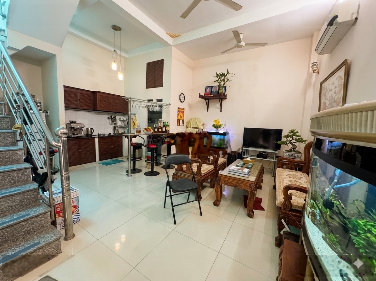 Nhà hiếm có ngã 4 bảy hiền quận tân bình thông cách mạng tháng tám