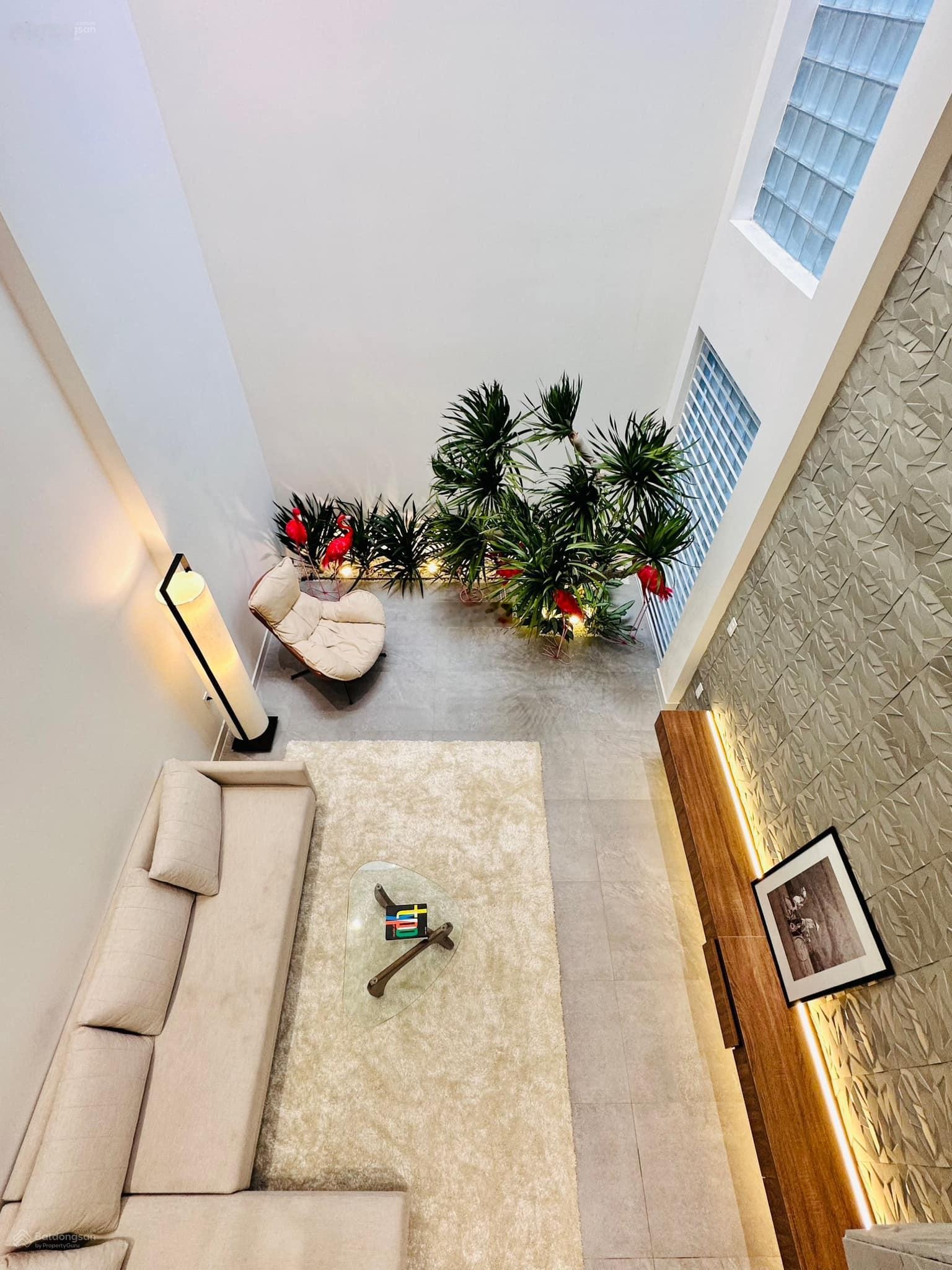 Bán nhanh nhà Thích Quảng Đức, P4, Phú Nhuận, DT 81.6m2, 4tỷ770tr, cho thuê 20tr/th, sổ riêng