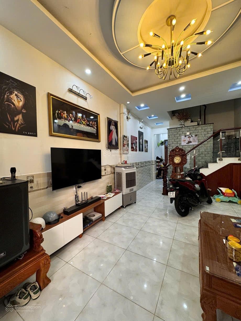 Giá: 3 tỷ 2 chính chủ căn hoàng hoa thám tân bình dt: 67m2 hẻm xe hơi 4m cơ hội đầu tư giá ngộp