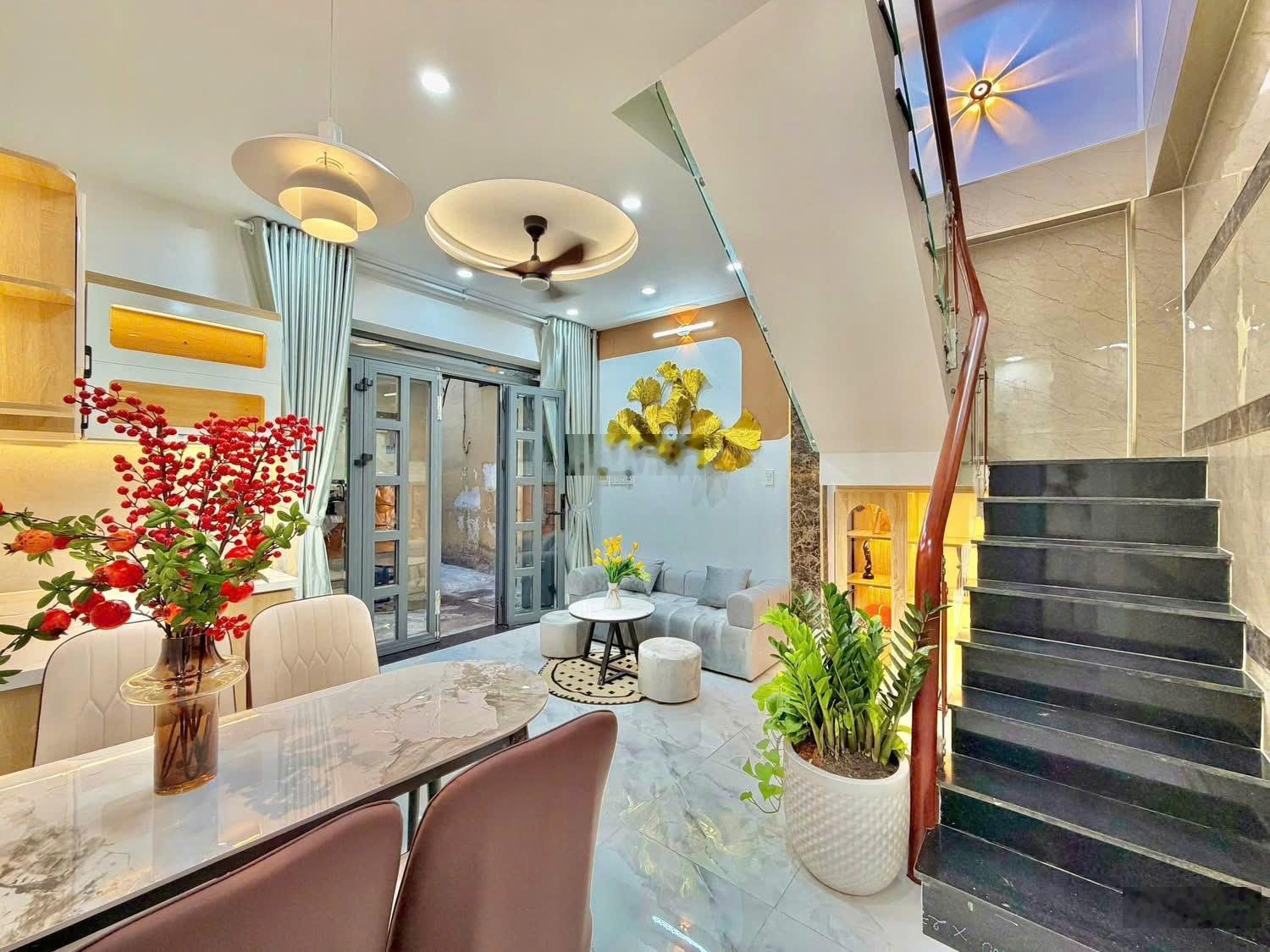 nhà đẹp Huỳnh Văn Bánh giá tốt hiếm có giữa Phú Nhuận chỉ với 2 tỷ 350 sở hữu nhanh tay chốt lẹẹẹ