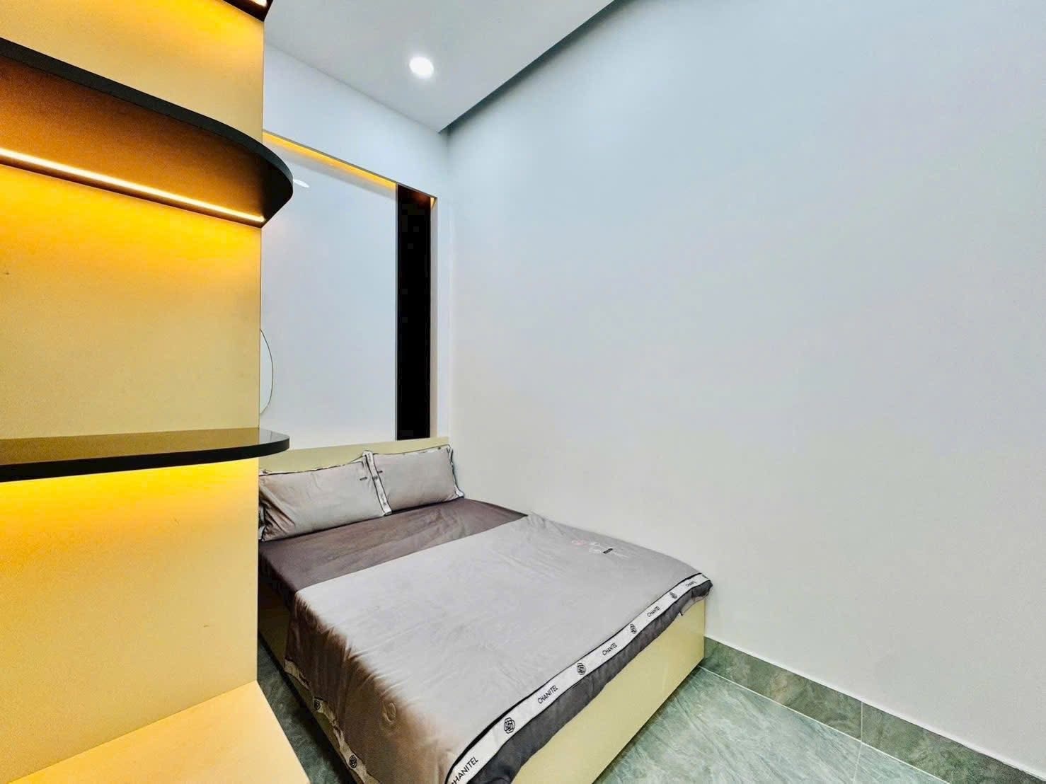 Gia Đình Xuất Cảnh bán nhanh nhà Chính Chủ , Hẻm Xe Hơi Đường Lê Văn Sỹ