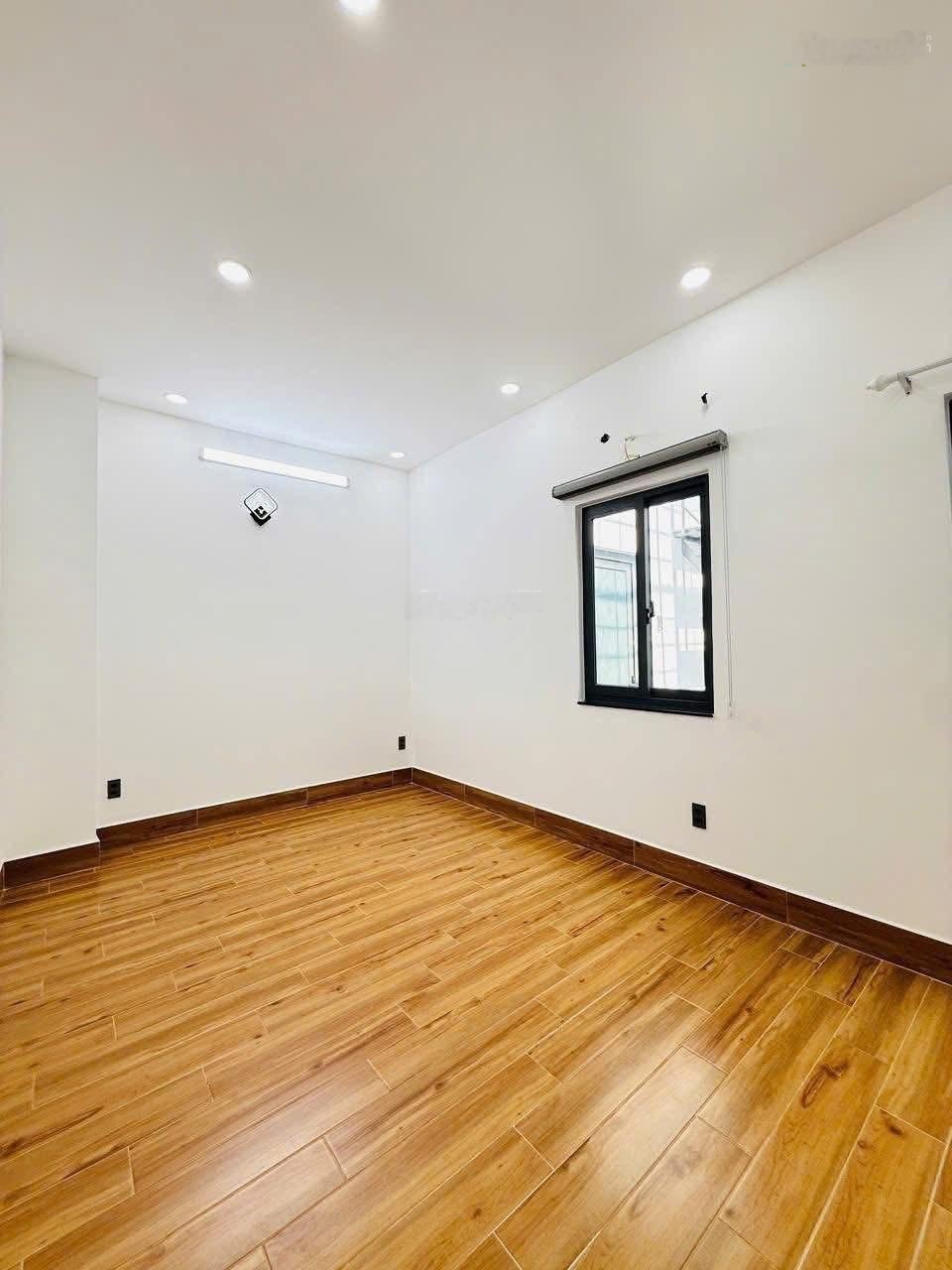 Giá tốt bất ngờ! 4 tỷ 480 phạm văn bạch tân bình 4 tầng 81m vừa ở vừa kinh doanh hđ thuê25tr/th shr