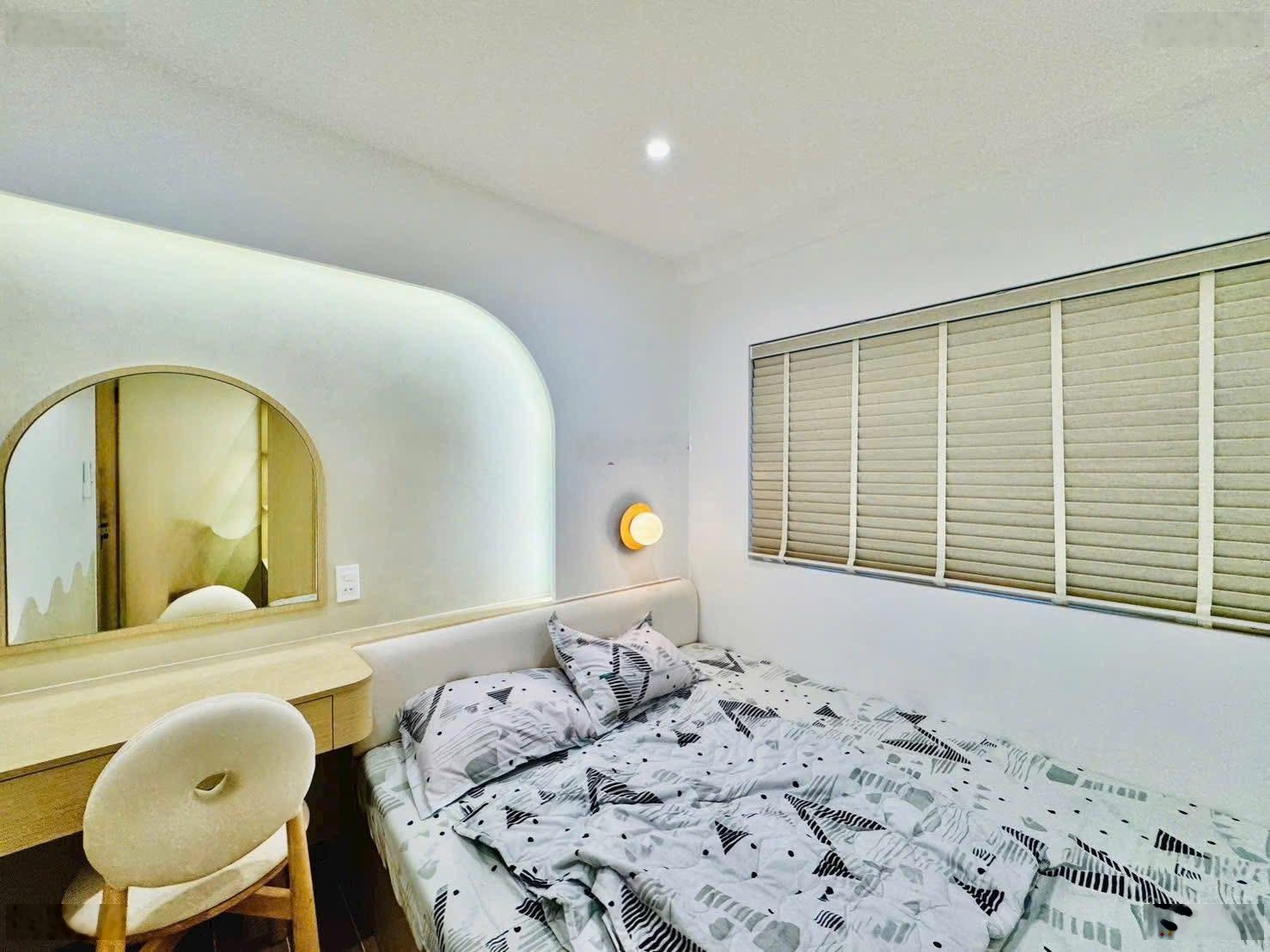 Nhà Quận 4 Gần MT Đường Hoàng Diệu KDC HH 4 Tầng Hoàn Công đủ nhỉnh 4 tỷ KTL Chính Chủ