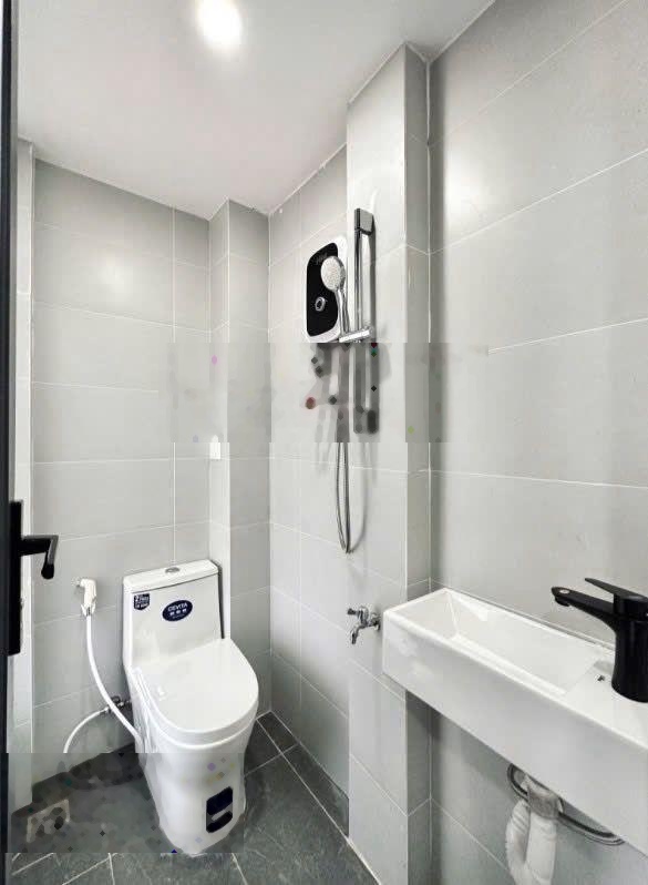 Phan đăng lưu- phú nhuận- (4.5 x 3.5m)- 3tầng- full nội thất- 3.2tỷ(tl).