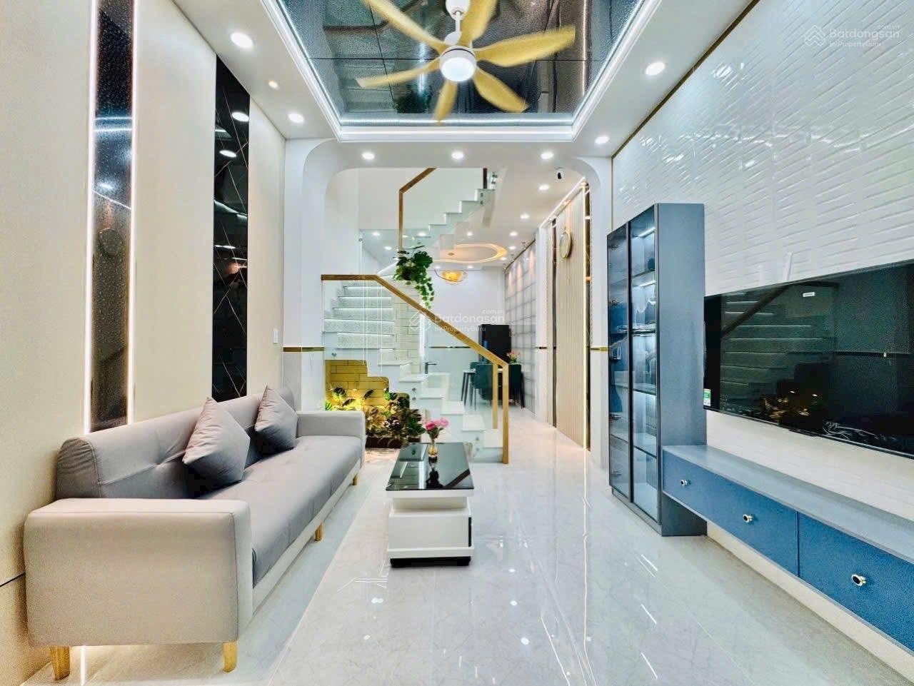 Bán gấp trong tháng căn nhà tái thiết, p.11, tân bình | giá 4 tỷ 760(tl), dt 80m2, có sổ hồng riêng