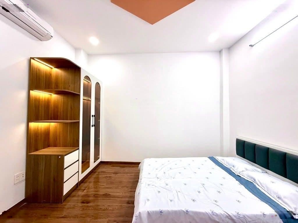 Bán nhà ngộp Đường Trần Quý-Quận 11 giá 2tỷ85 diện tích 66m2 gần Tiểu học Âu Cơ đang cho thuê 18tr