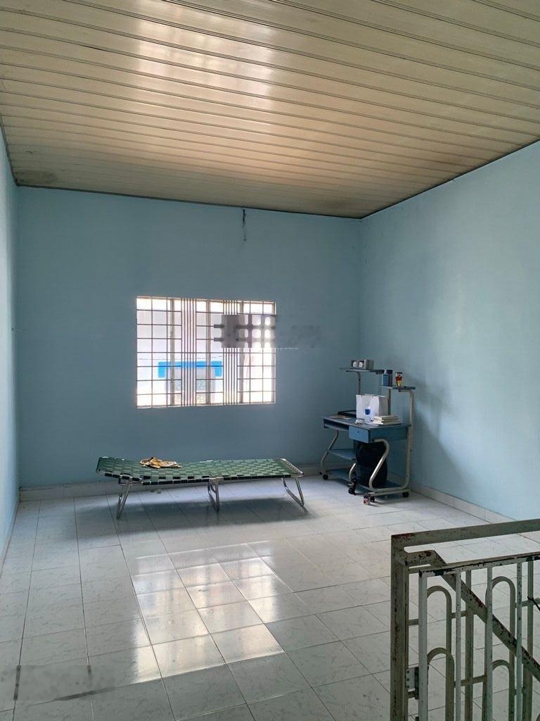 Nhà bán hẻm Bùi Thế Mỹ, f10. Nhà 2 tầng đúc BTCT. 3PN, 2WC, có phòng dưới trệt. Dt4,1x9,7 nở 5,5m