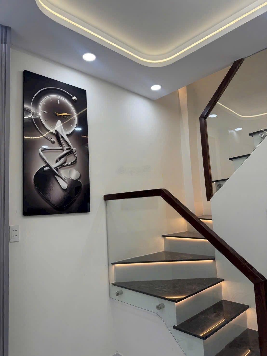 Cmt8 tân bình - 2 tầng - nhà mới ở ngay - chỉ 4.x tỷ