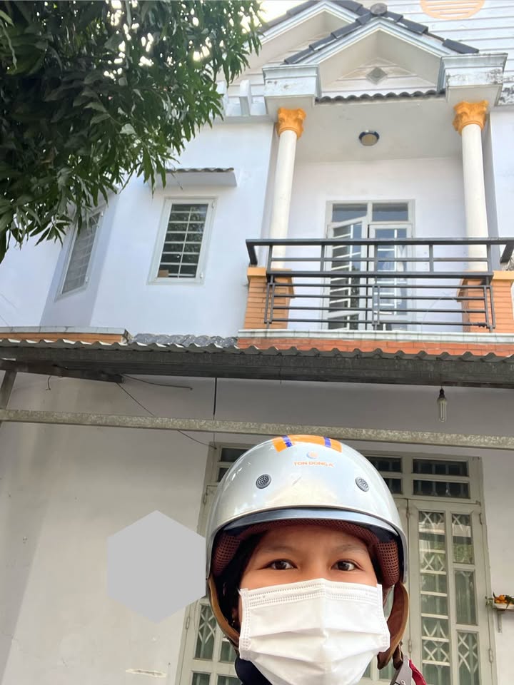 Nhà 1 trệt 1 lầu xe hơi đỗ cửa, khu dân cư ổn định Dĩ An