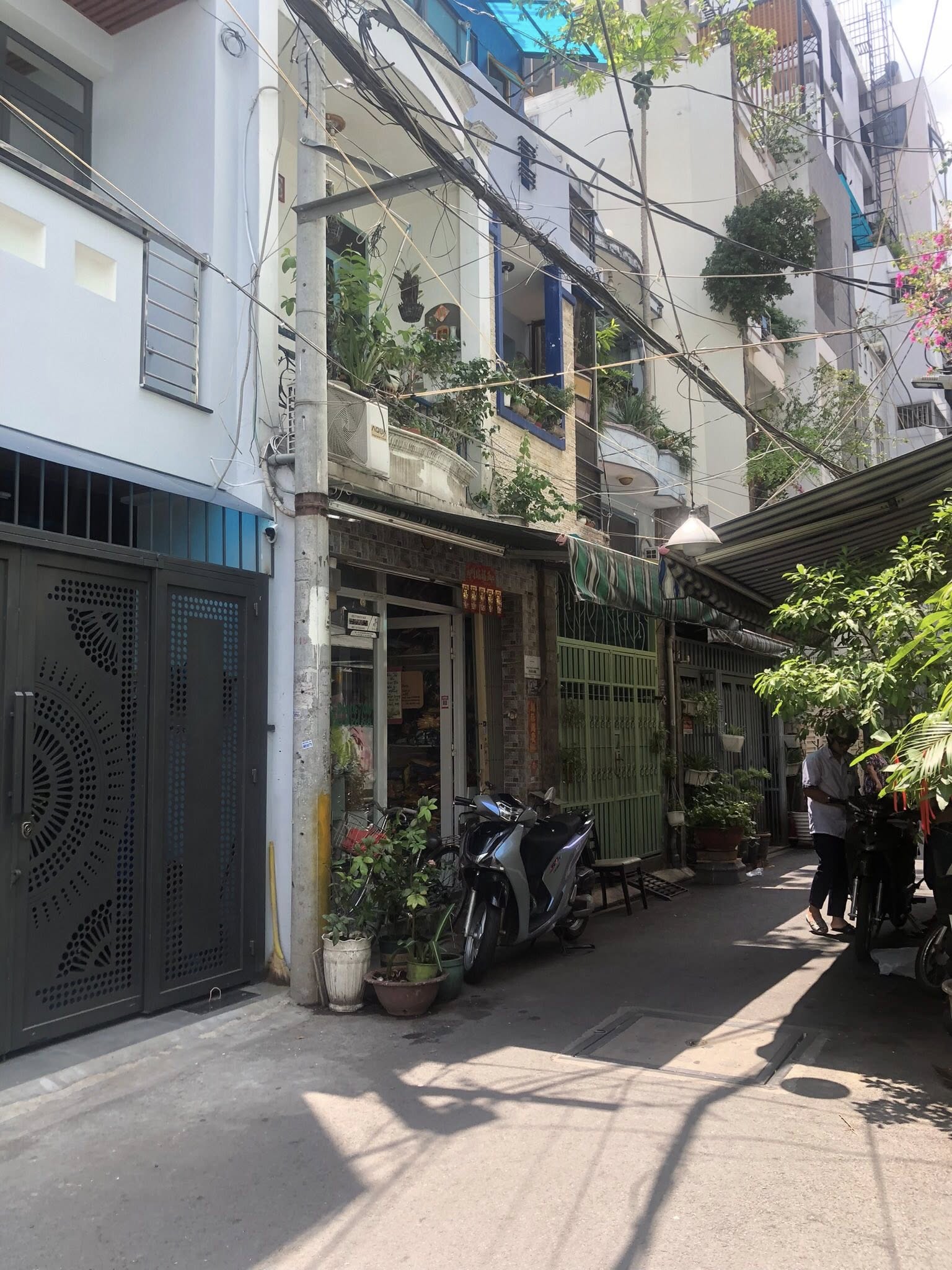 Bán nhà Nguyễn Công Hoan, ngay đường hoa Phan Xích Long, hẻm 4m thông thoáng