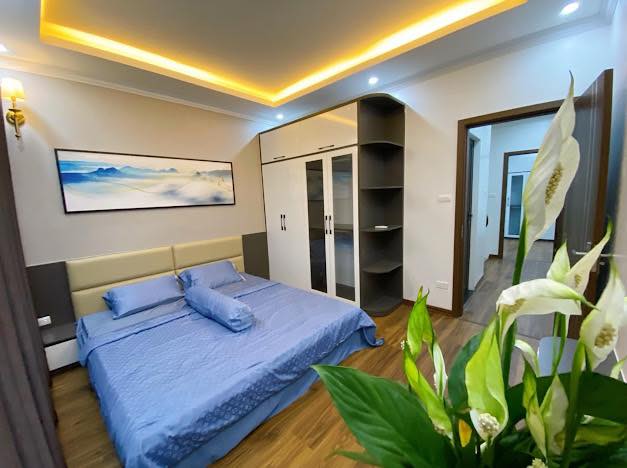 Bán nhà Bồ Đề, kinh doanh, ngõ thông, 40m2, 5 tầng, giá 3,5 tỷ