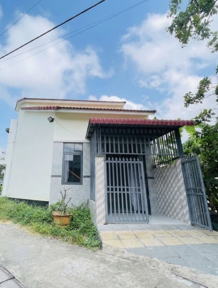 Nhà lầu lửng Long Điền 3 phòng ngủ, tặng 2 máy lạnh, giá siêu hạt dẻ