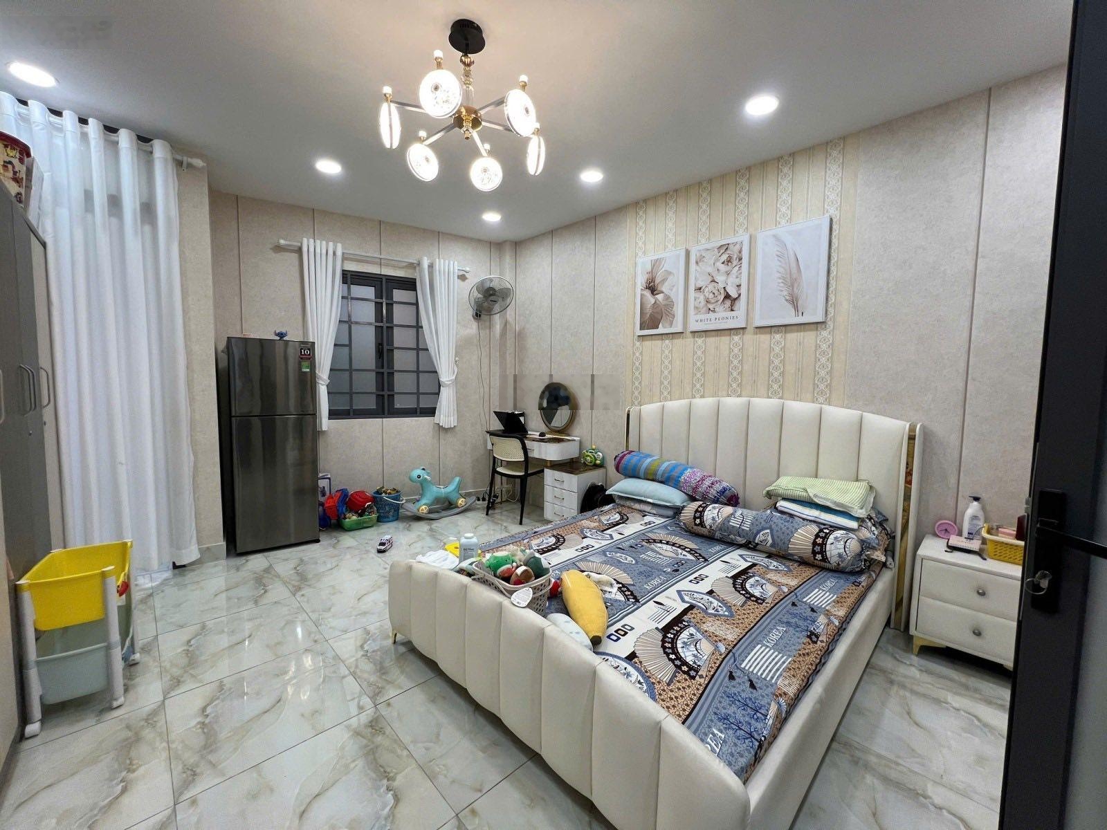 Bán nhà riêng tại Trần Hưng Đạo Quận 5, 1,97 tỷ, 53m2, sổ sách pháp lý bao chuẩn, bao phí sang tên