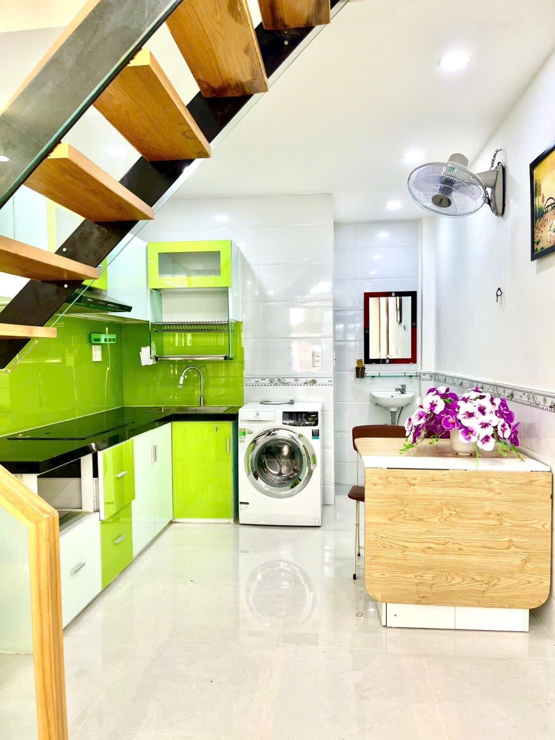 Nhà đẹp giá mềm chỉ 3tỷ790 1 lầu full nội thất ở huỳnh văn nghệ, tân bình