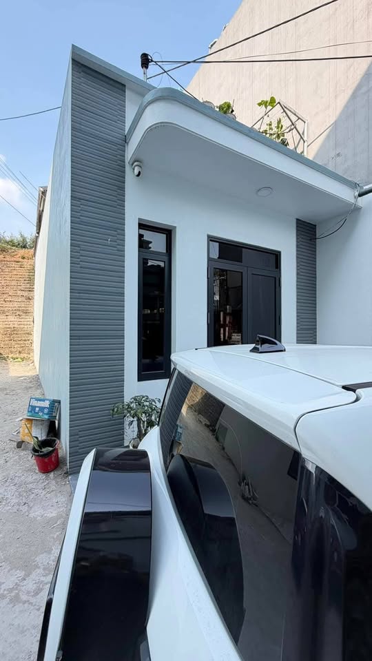 Bán nhà Cẩm Thành, Cẩm Phả, ô tô vào đất, giá 750 triệu