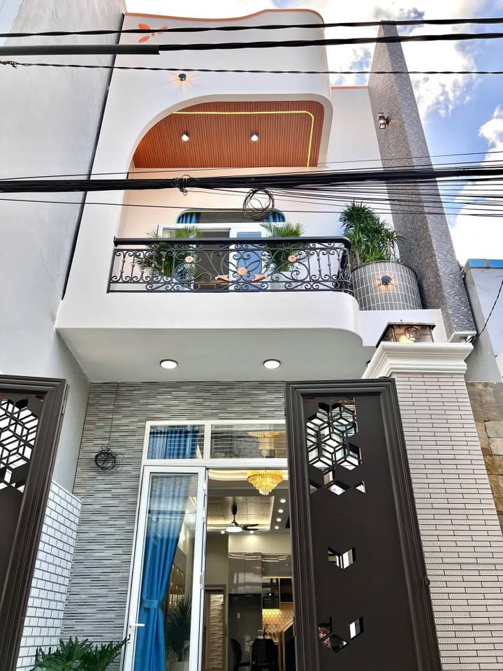 Bán nhà mới xây dựng hẻm 278 đường Tầm Vu, phường Tân An, thành phố Cần Thơ, giá 3.79 tỷ