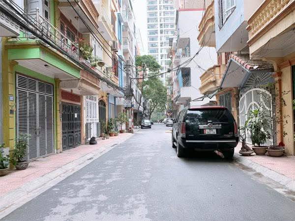 Bán hai lô đấu giá Ngô thì Nhậm, Hà Đông, sẵn nhà 4.5 tầng, đường 3 ô tô tránh