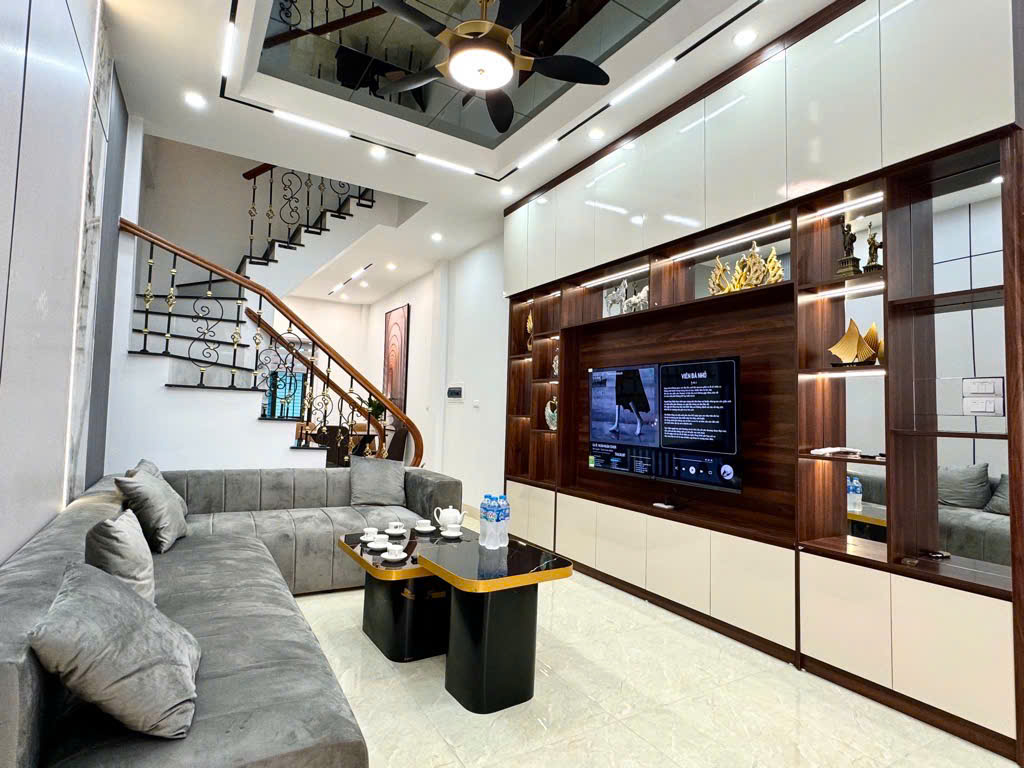 Cần bán gấp nhà tại Phú Lương, 32m2, ô tô tránh đỗ trước nhà