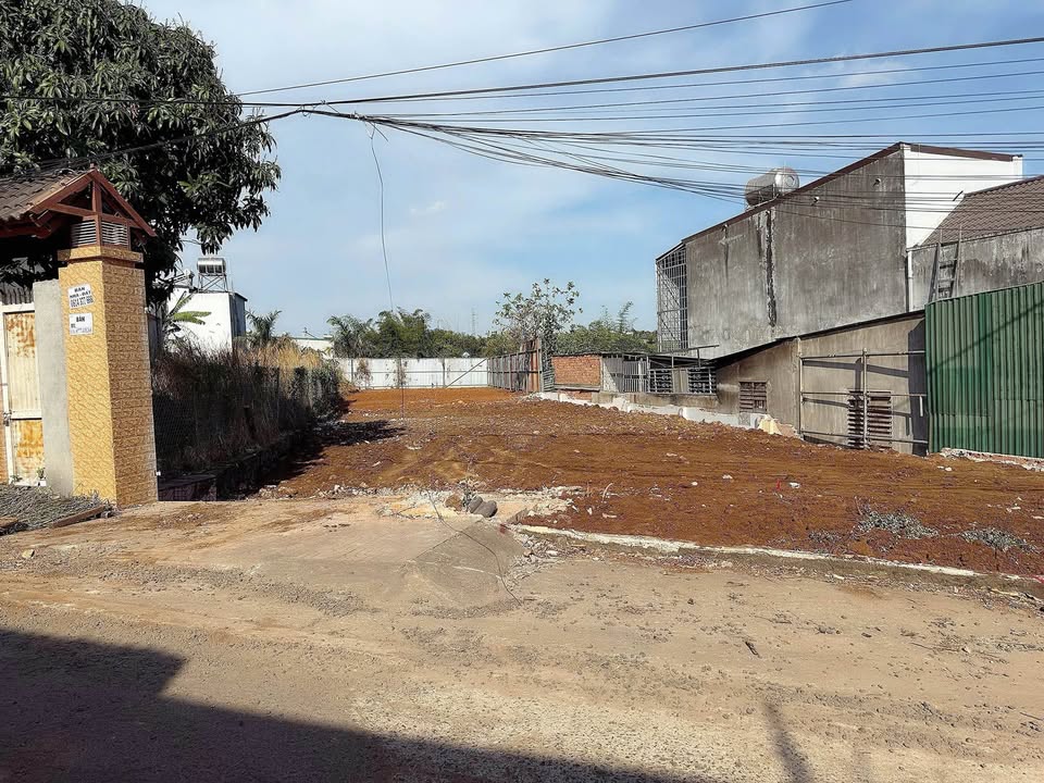 Bán rẻ lô đất hẻm 118 Y Nuê, giá cực tốt