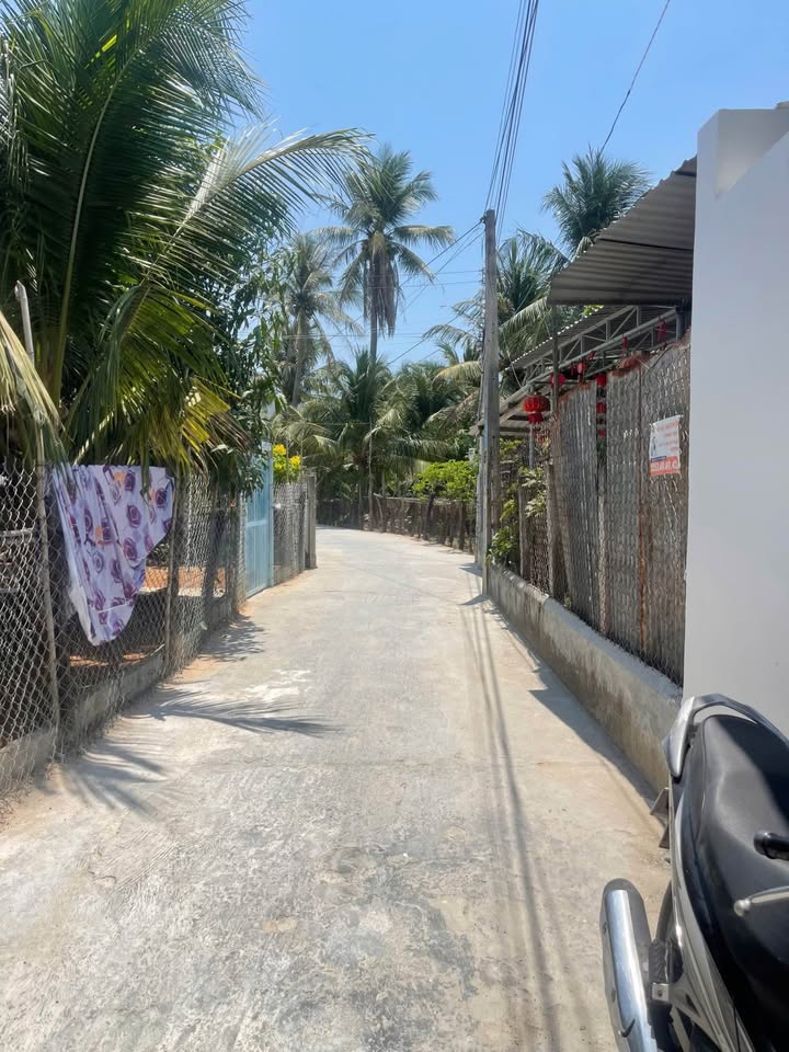 Bán nhà mới xây full thổ cư ngay cổng Bình Quý, đường ô tô, gần Quốc lộ 1A