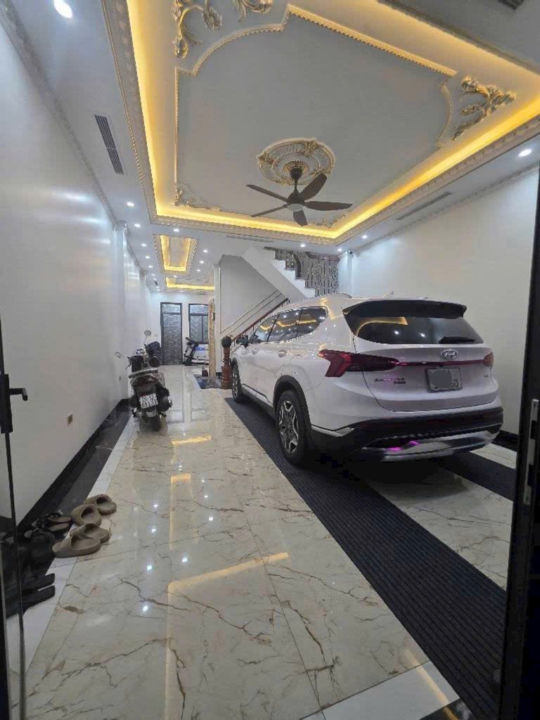 Bán nhà Nam Từ Liêm, 45m2, mặt tiền 4.5m, ô tô vào nhà, 6 tầng, full nội thất đẹp