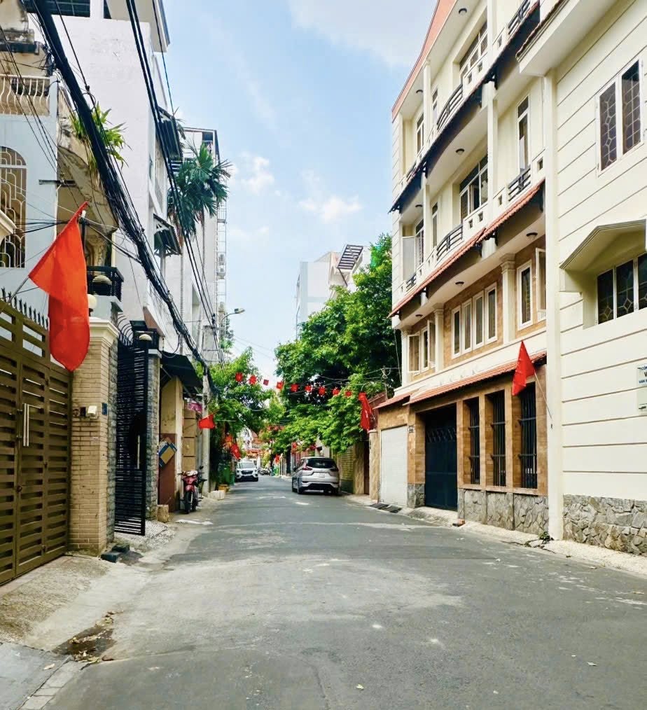 Bán nhà hẻm xe hơi thông thoáng, khu Bàu Cát, Tân Bình