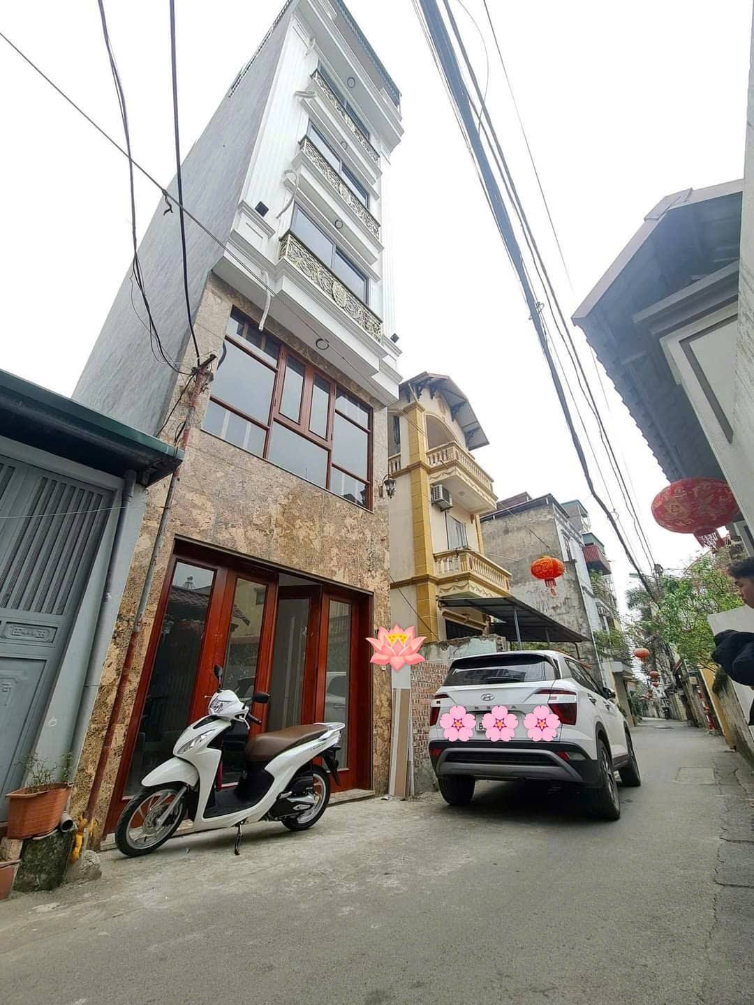 Bán nhà Ngọc Thụy mới, gara ô tô, thang máy, full nội thất, về ở ngay