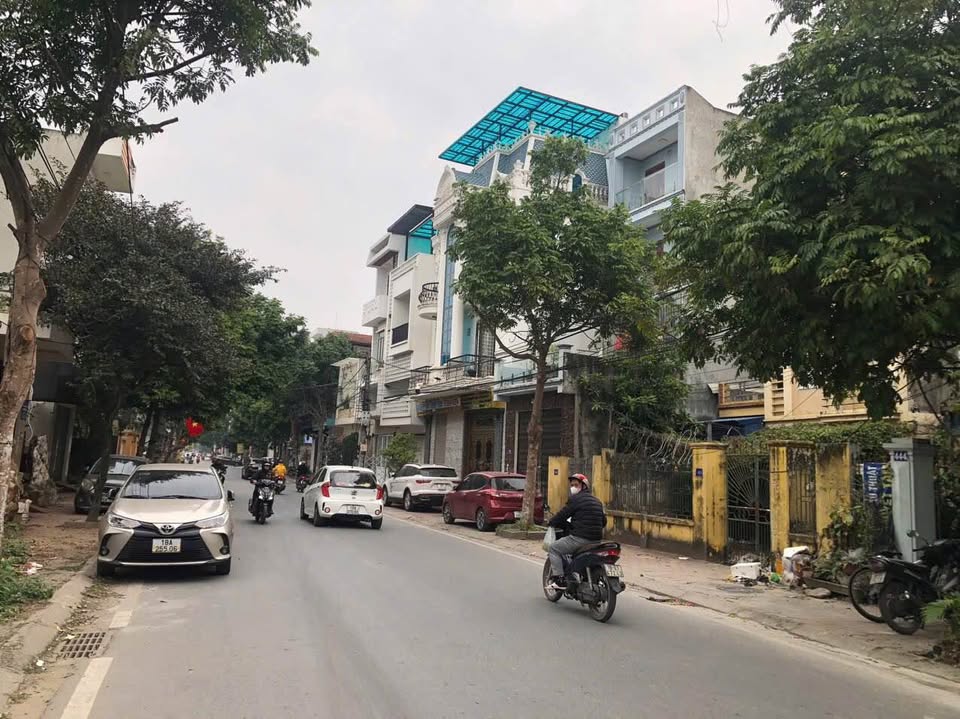 Bán đất nằm ngay mặt đường Kênh, khu Lộc Vượng, Nam Định cũ