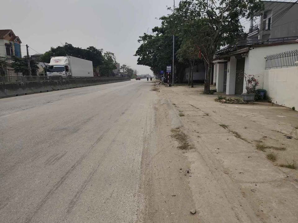 Bán đất mặt tiền Quốc lộ 1A, diện tích lớn, kinh doanh đỉnh, giá 5.5 tỷ