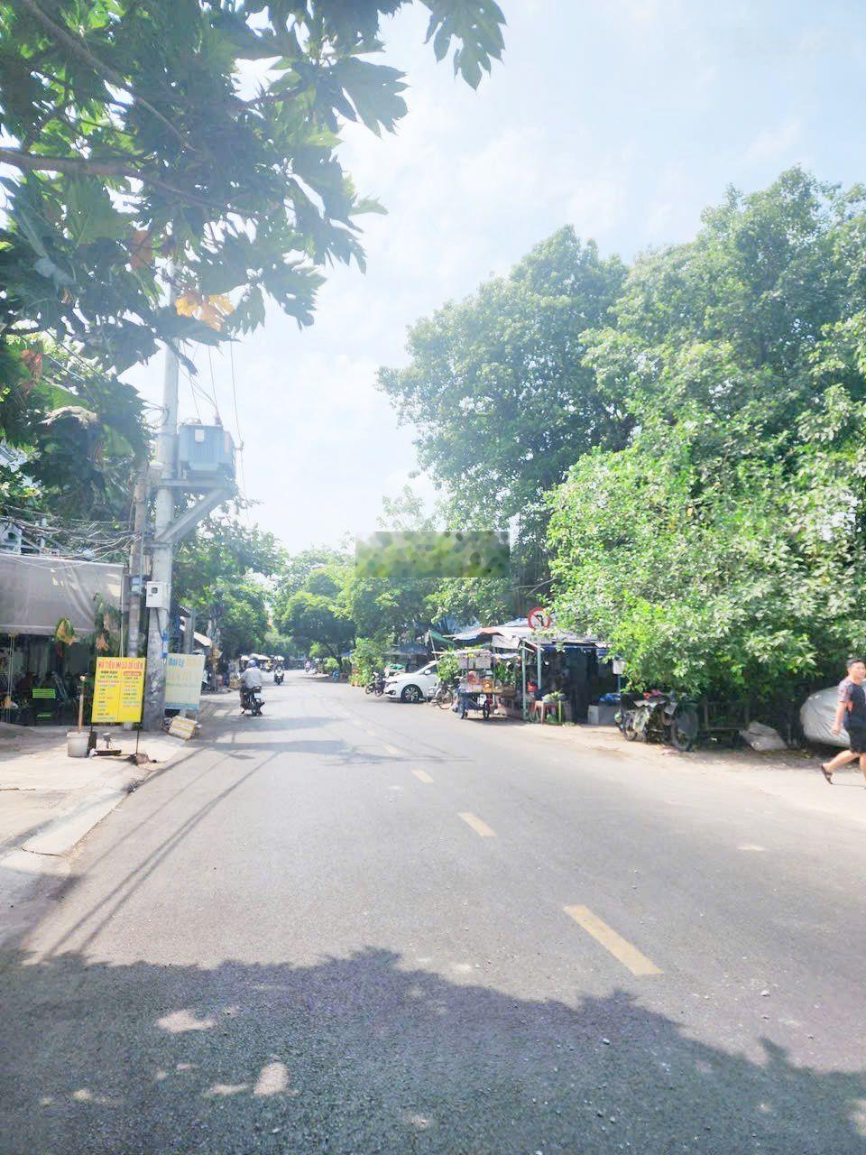 (hàng hiếm) quận 11 - gần công viên đầm sen - hẻm xe hơi thông - ngang 4 mét - chỉ nhỉnh 3 t.ỉ