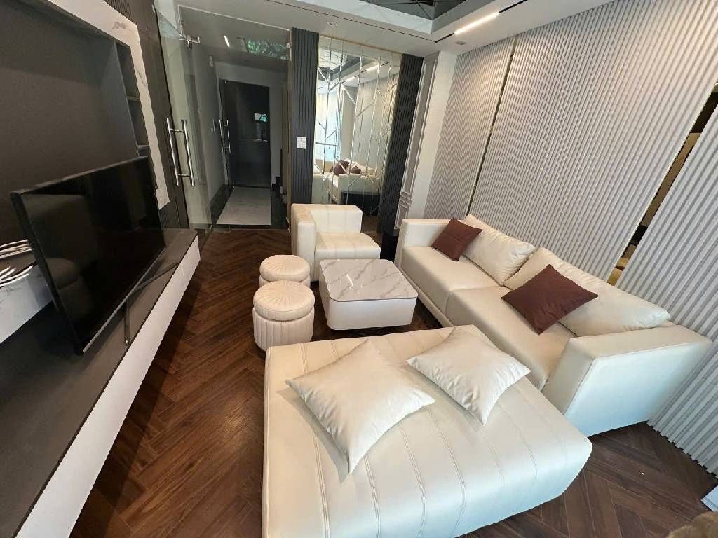 Bán nhà Phúc Lợi - gần oto tránh - thang máy - tặng full nội thất - 6 tầng - 55m2 - chỉ 9 tỷ