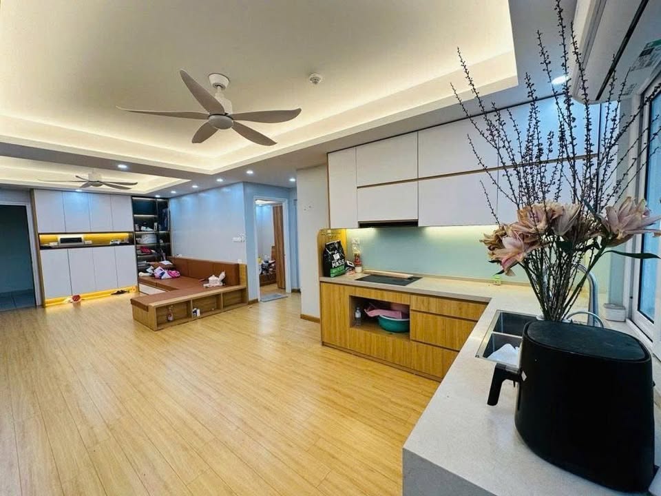 Bán căn hộ chung cư quận Long Biên, thành phố Hà Nội, giá 4 tỷ