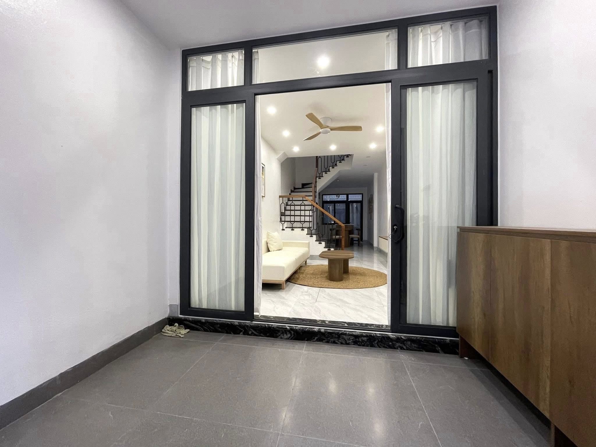 Bán nhà Hai Bà Trưng, khu dân trí cao, gần Times City, giá 10.9 tỷ