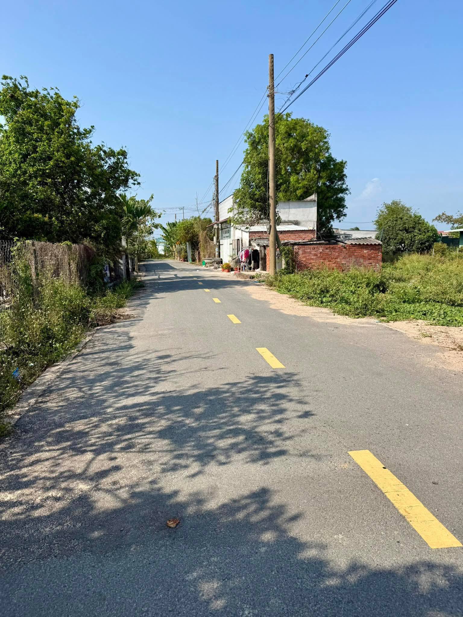 Bán gấp lô đất Phước Hải, view cánh đồng mát mẻ, giá 2.4 tỷ