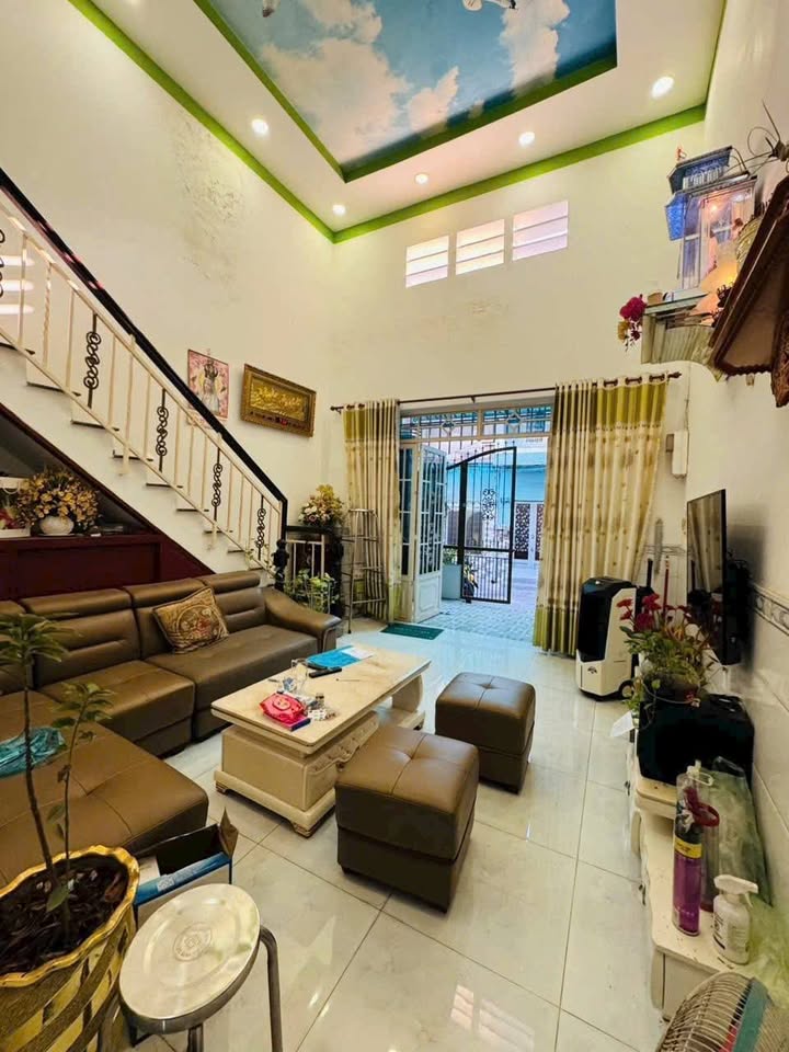 Bán nhà hẻm Lạc Long Quân, Tân Bình, giá 5.2 tỷ