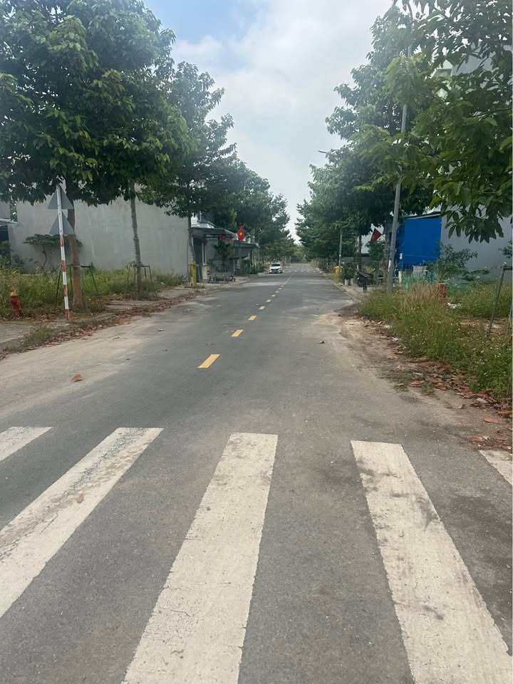 Bán lô góc tại khu nhà ở Vĩnh Tân, thành phố Hồ Chí Minh mới, sát khu công nghiệp, chợ, trường học, giá 1.3 tỷ