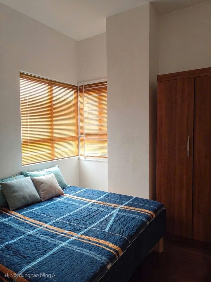 Bán căn hộ 76m2, 2 phòng ngủ, 2 vệ sinh, phòng khách vuông tại CT3 PCC1 Complex