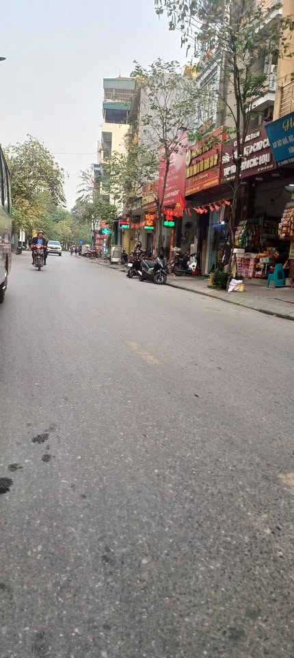 Bán nhà trung tâm Thanh Trì, 75m2, ô tô đỗ cửa
