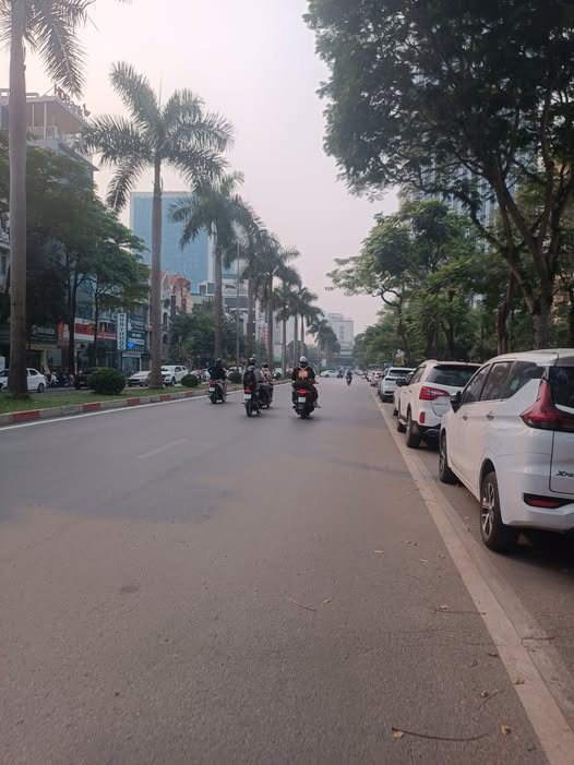 Bán nhà khu đô thị Văn Quán, Nguyễn Khuyễn, Hà Đông, vỉa hè, ô tô tránh