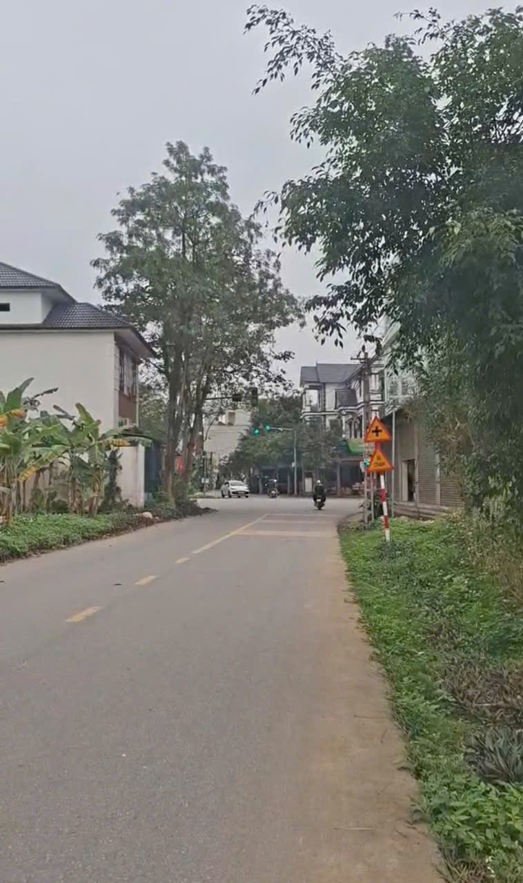 Bán lô đất ngay đèn đỏ Thiều Xuân, Đồng Thịnh, diện tích 140m2, full thổ cư, giá 2.2 tỷ