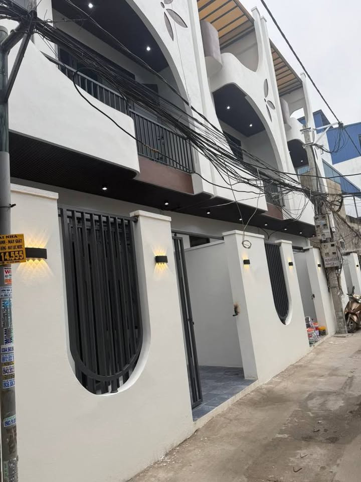 Bán nhà 3 tầng mặt ngõ 117 Phù Long, căn thứ 3, giá 2.7 tỷ