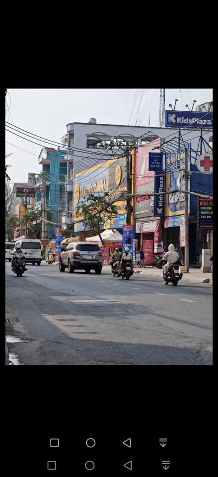 Nhà Hóc Môn 110m², sổ vuông A4, giá 4,95 tỷ