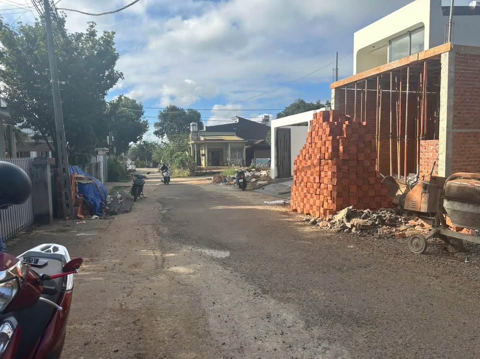 Bán lô đất đường G, thôn 3 Cư Êbur, Buôn Ma Thuột cũ, giá 2.25 tỷ