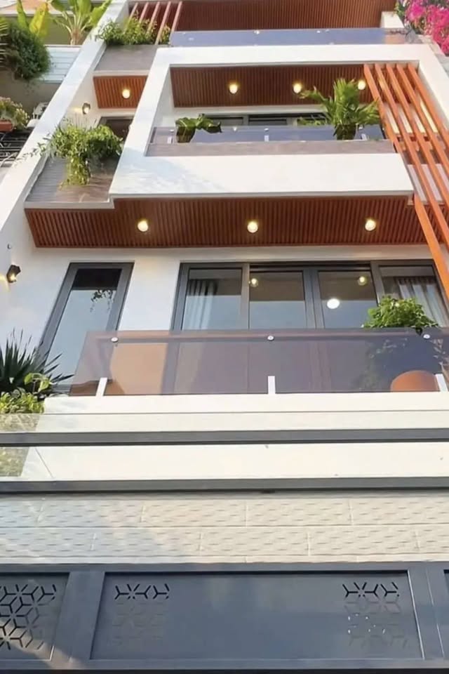 Cần bán nhà 3 tầng mặt tiền đường Trần Xuân Lê, Thanh Khê, khu kinh doanh sầm uất