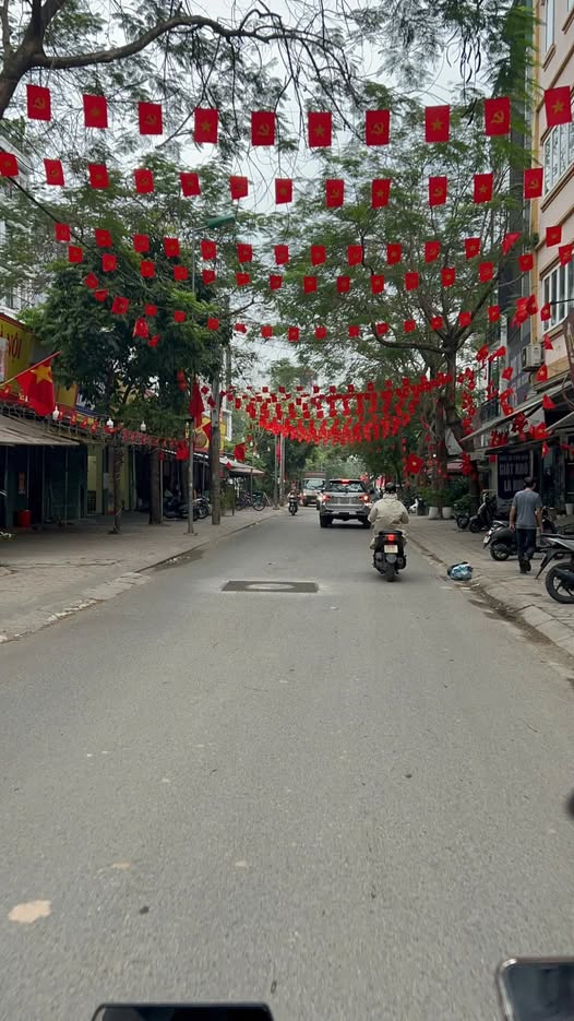 Bán nhà đẹp 279 Đội Cấn, 4 tầng, 34m2, cách 10m ra ô tô, sổ đẹp