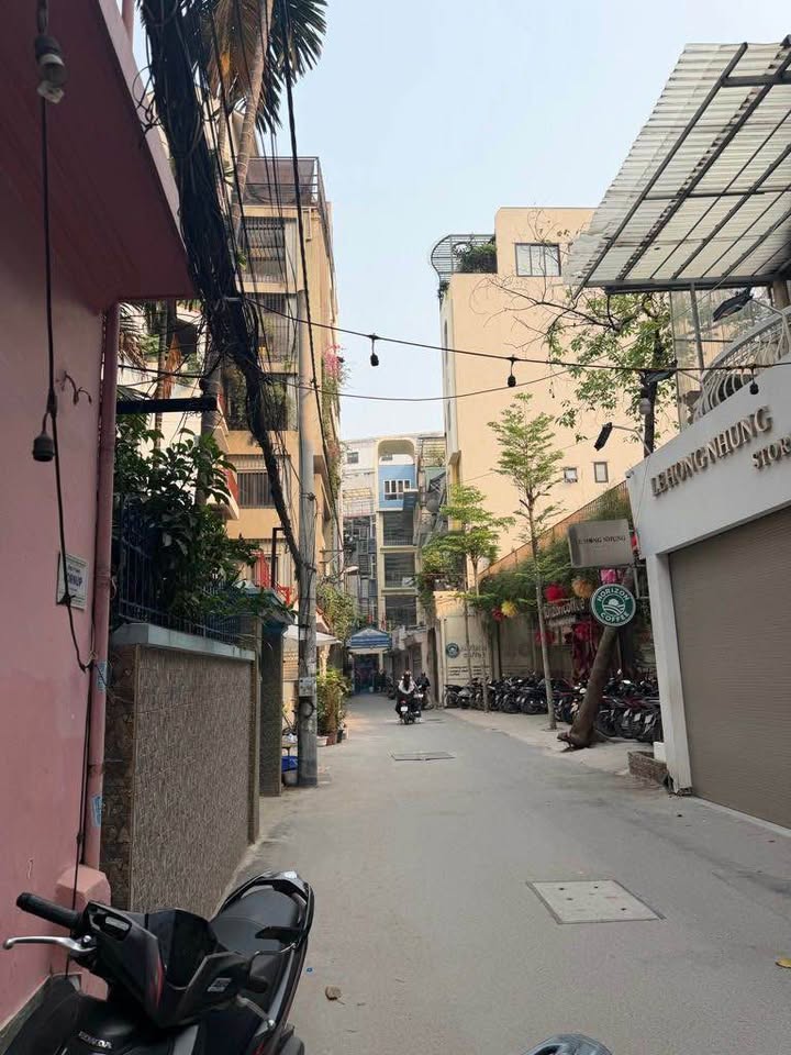 Bán nhà mặt ngõ Đặng Văn Ngữ, ô tô, sát phố, kinh doanh, gần hồ