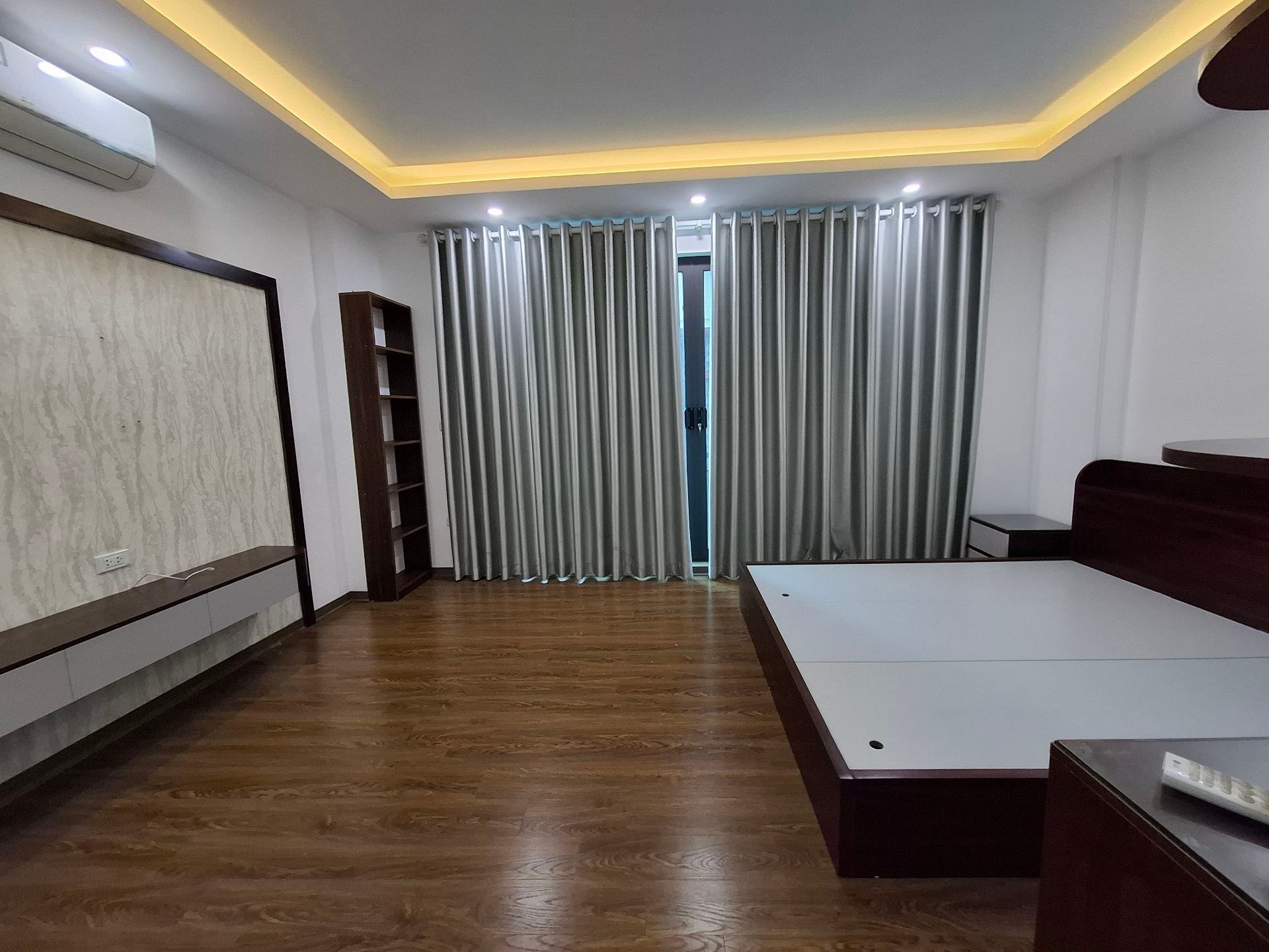 Bán nhà khu vực ga La Khê, Hà Đông, 33m2, 5 tầng, mặt tiền 3,2m